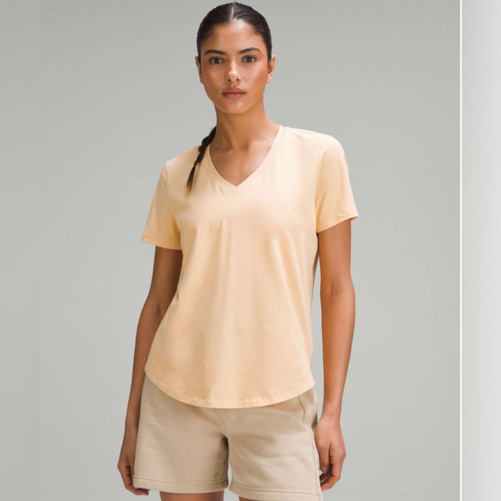 Lululemon Love V Neck Tee T-Shirt Summer Glow Size 4